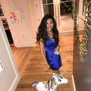 Meet your Posher, Rowena